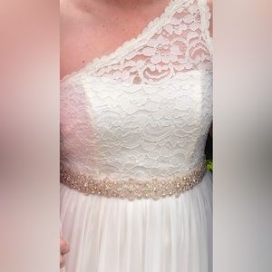 Long One Shoulder Lace Dress David’s Ivory Bridal Wedding Dress Size 8 EUC